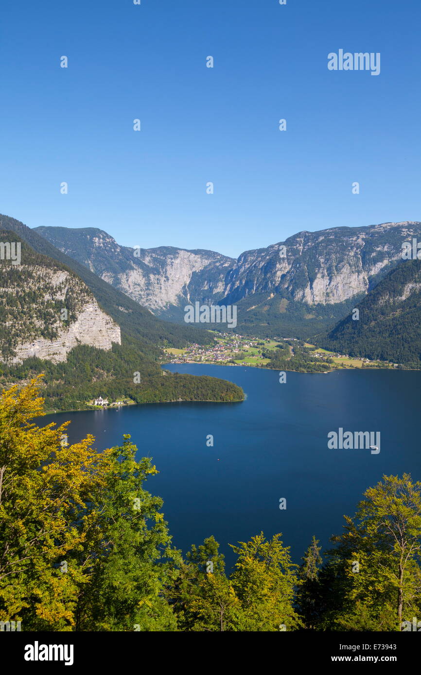 Vue sur Élevé, Hallstattersee pittoresque Oberosterreich (Haute-Autriche), Autriche, Europe Banque D'Images