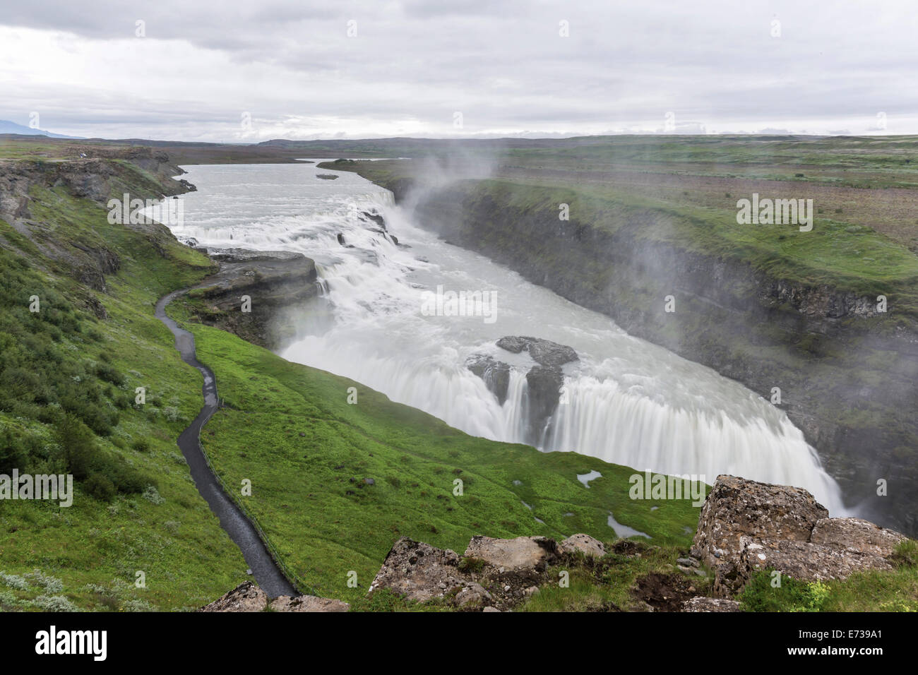 Avis de Gullfoss (chute d'or) sur la rivière Hvita, Islande, régions polaires Banque D'Images
