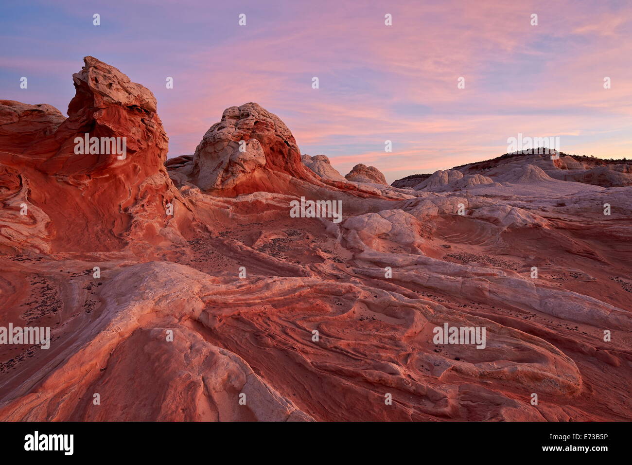 Les crêtes de grès rose et blanc, blanc, poche falaises Vermilion National Monument, Arizona, États-Unis d'Amérique Banque D'Images