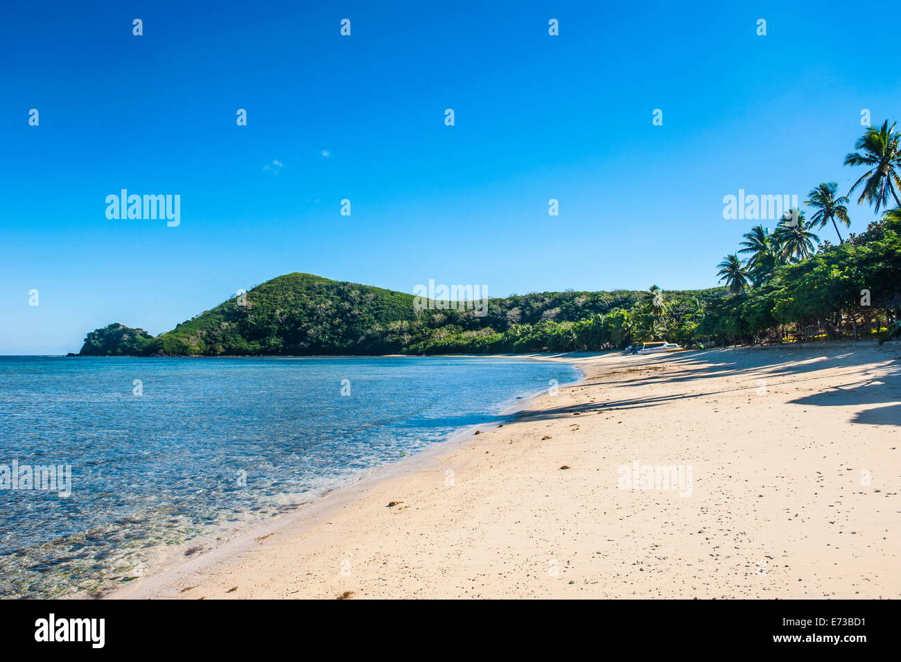 Plage de sable blanc sur Eco-Tour Korovou Resort, Naviti, Yasawas, Fidji, Pacifique Sud, du Pacifique Banque D'Images