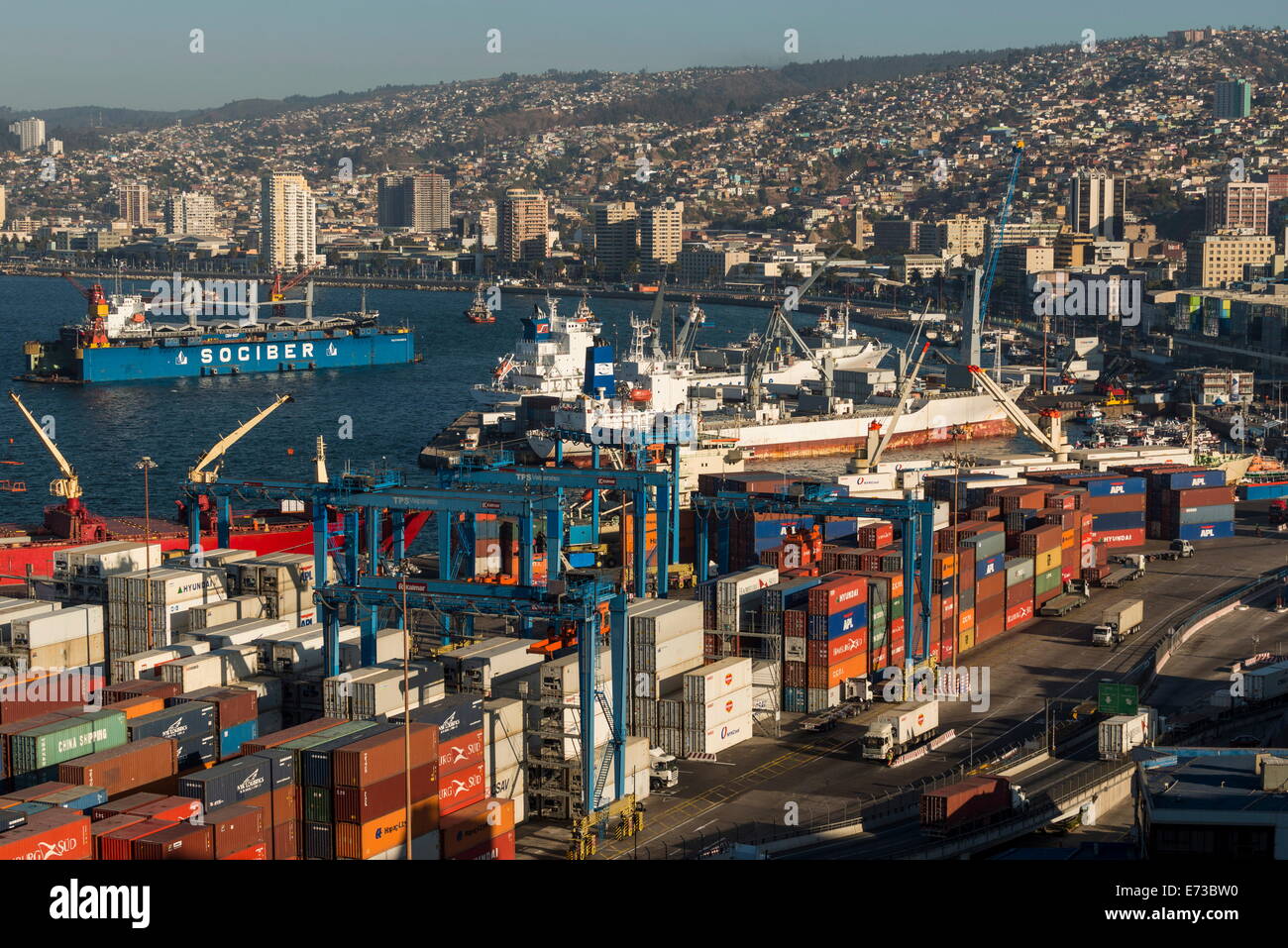 Vue de la ville et les ports de Paseo 21 de Mayo, Cerro Playa Ancha, Valparaiso, Chili, Côte Centrale, Amérique du Sud Banque D'Images
