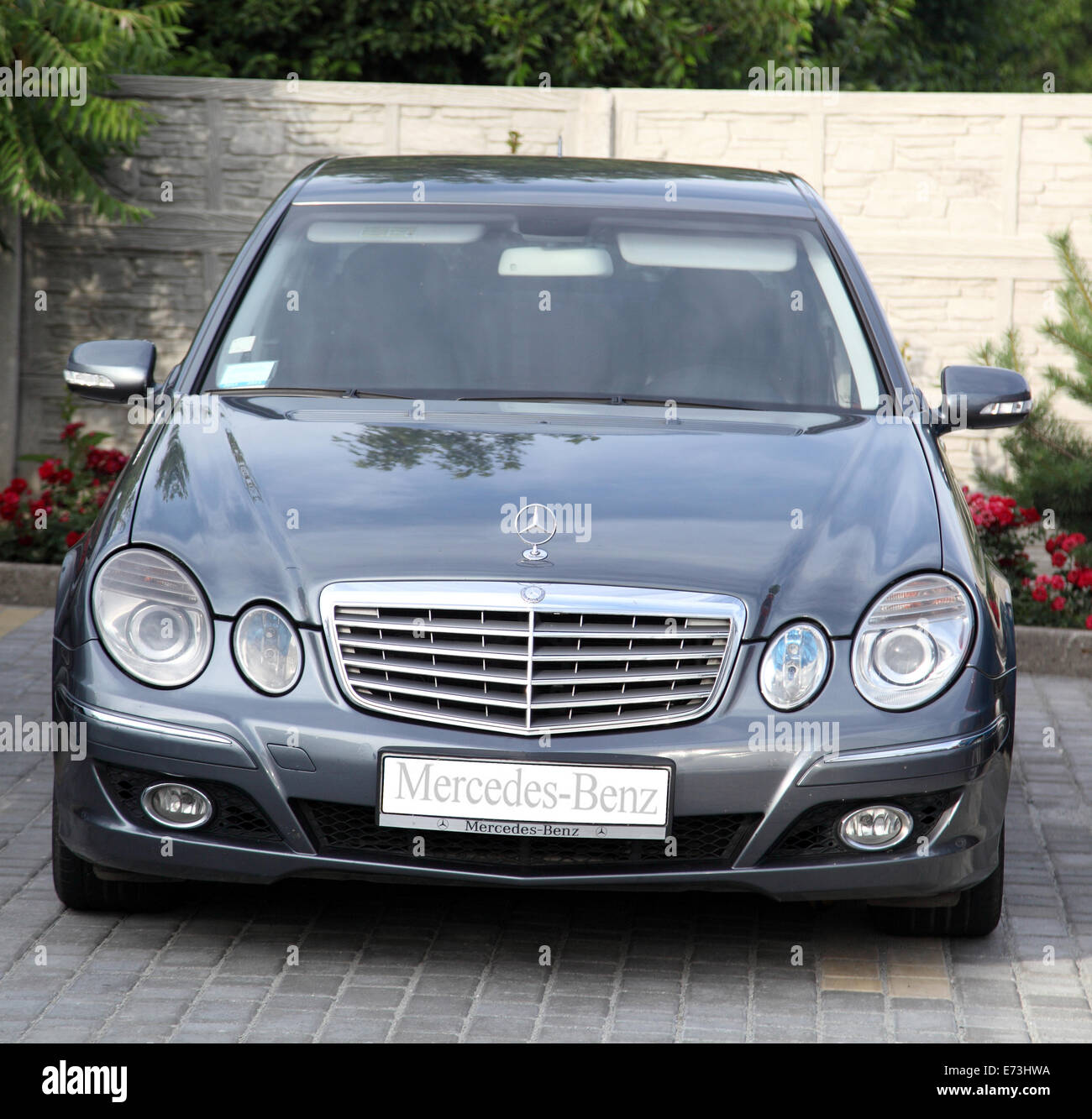 Voiture mercedes gris Banque D'Images