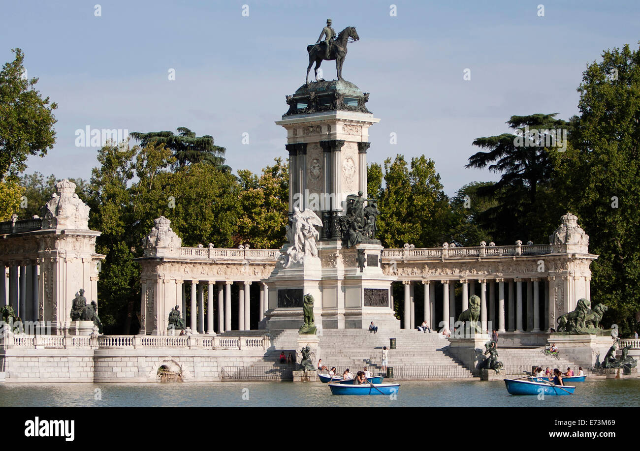 Espagne, Madrid, Monument de Alfonso XII au parc du Retiro. Banque D'Images