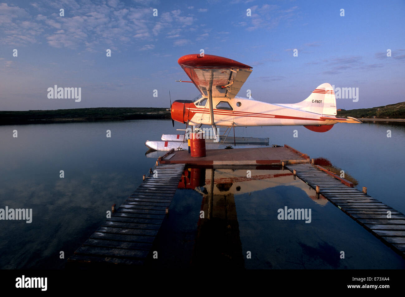 Dehavilland Beaver hydravion amarré sur le lac Whitefish (partie supérieure de la rivière Thelon) dans les Territoires du Nord-Ouest, Canada Banque D'Images