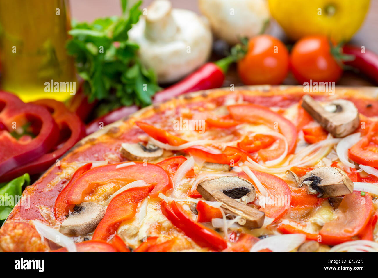 Italian Pizza aux champignons et l'oignon Banque D'Images