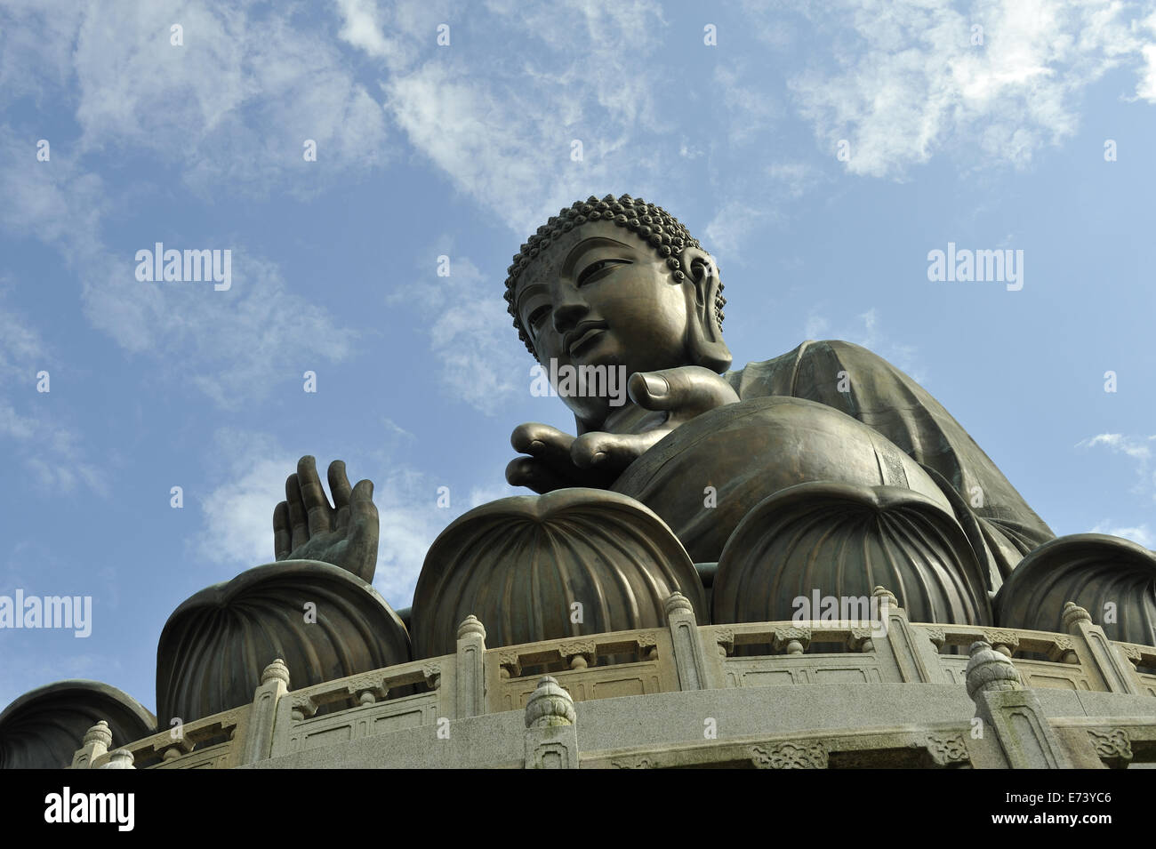 Le Tian Tan Buddha (Big Buddha) statue, Ngong Ping, Lantau Island, Hong Kong, Chine Banque D'Images