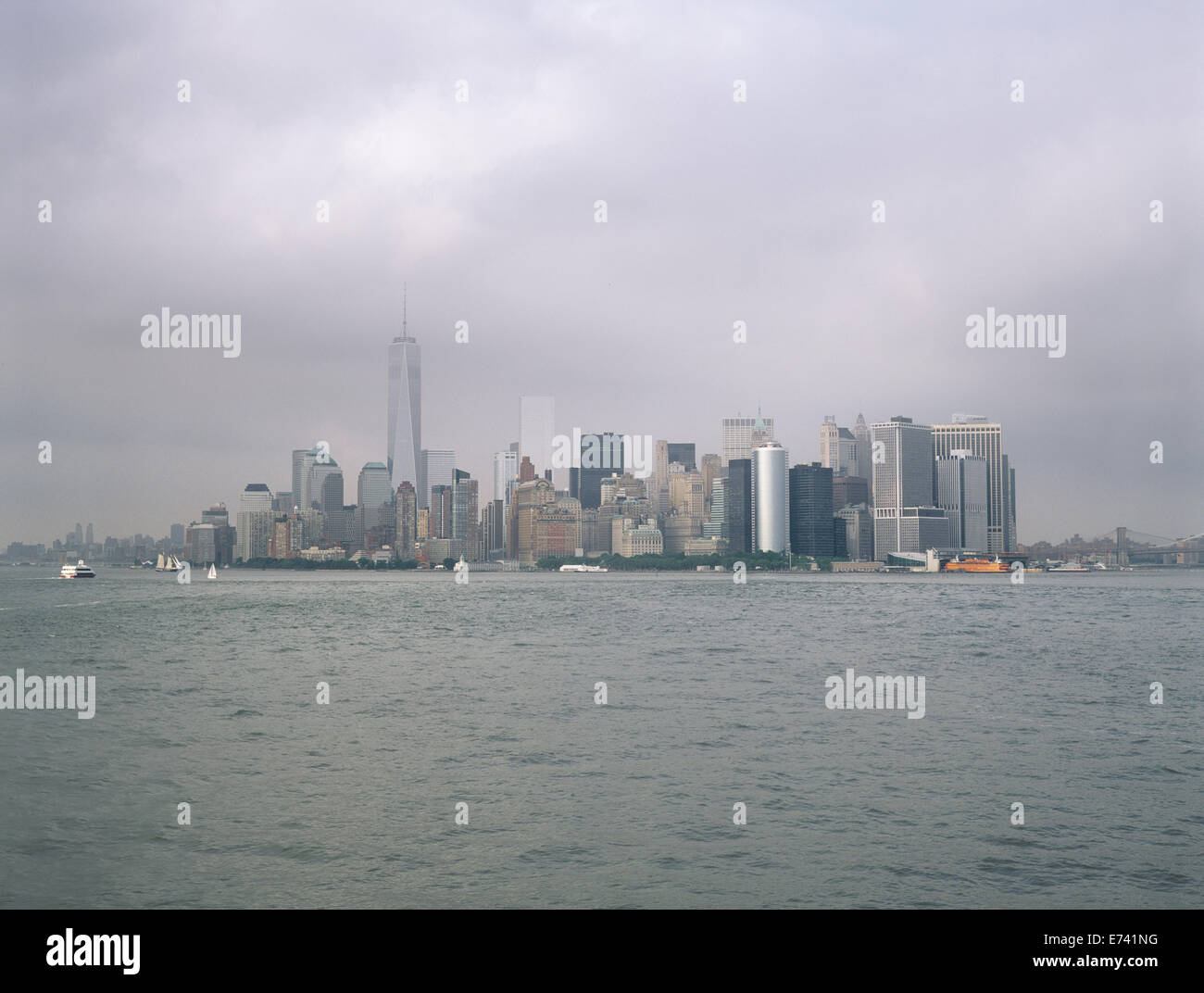 L'île de Manhattan sur un jour nuageux. Banque D'Images