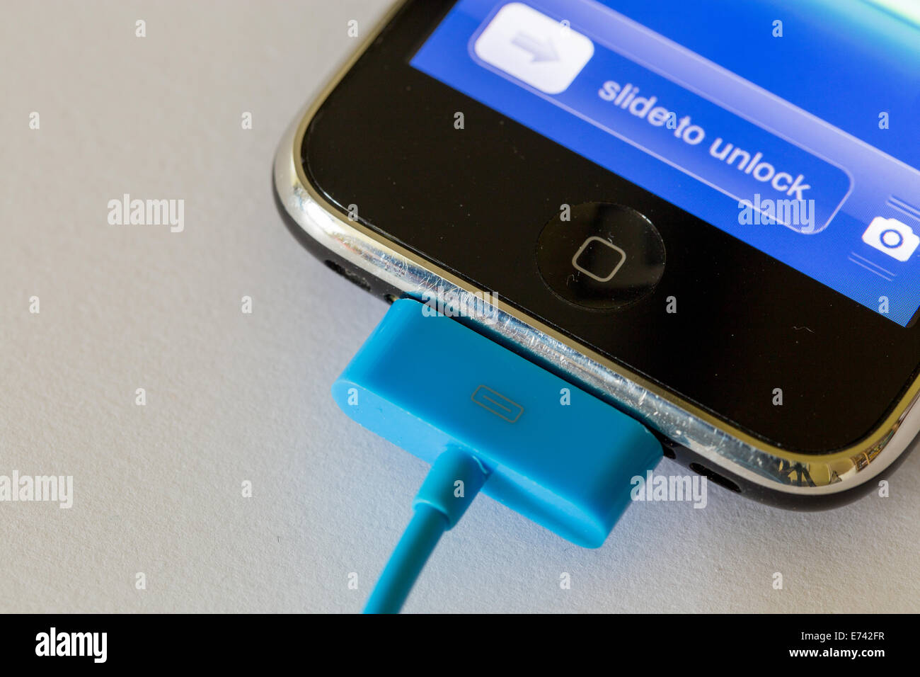 Un tiers des frais de connecteur un iphone 3gs Banque D'Images