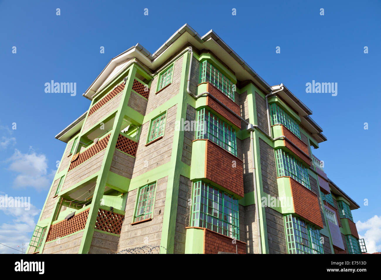 Un immeuble d'appartements dans le Kikuyu près de Nairobi, Kenya. Banque D'Images