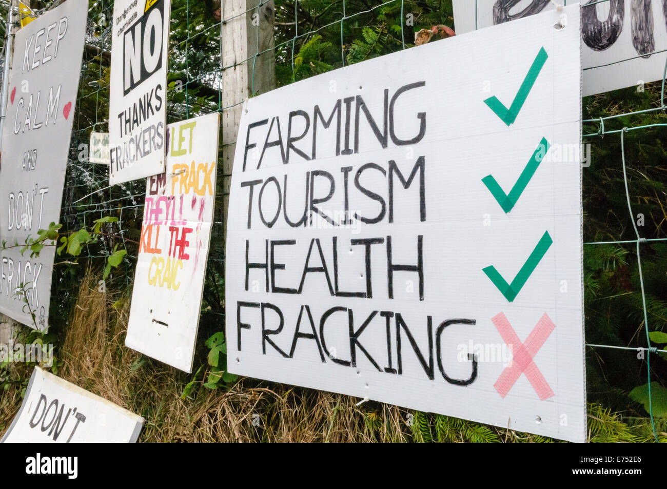 Belcoo, Irlande du Nord. 2 Septembre 2014 - campagne Anti-Fracking at Quarry administré par Tamboran Banque D'Images