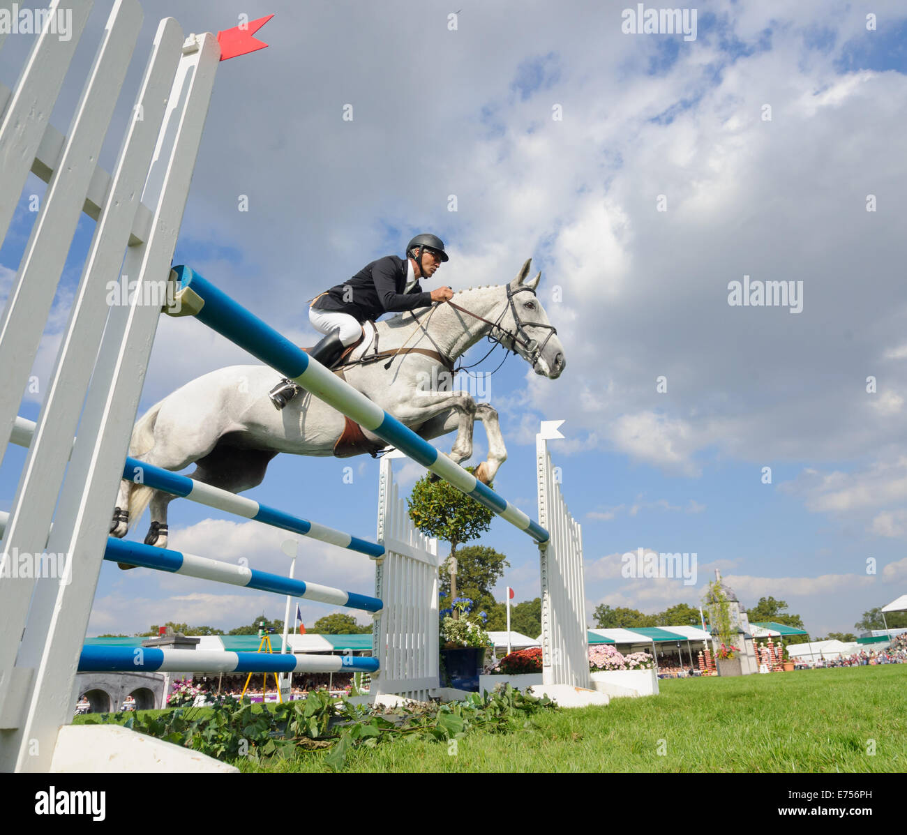 Burghley House, Stamford, au Royaume-Uni. Sep 7, 2014. Andrew Nicholson (NZL) et son cheval de saut d'Avebury - Vainqueur de la Land Rover Burghley Horse Trials, 7 septembre 2014. Credit : Nico Morgan/Alamy Live News Banque D'Images