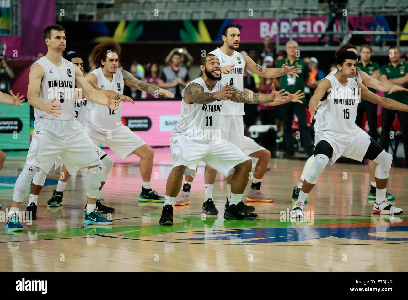 Barcelone, Espagne. Sep 7, 2014. Les joueurs de la Nouvelle-Zélande avant la danse ronde de 16 match de la Coupe du Monde 2014 de basket-ball de la FIBA, l'Espagne contre la Lituanie, à Barcelone, Espagne, le 7 septembre 2014. © Pau Barrena/Xinhua/Alamy Live News Banque D'Images