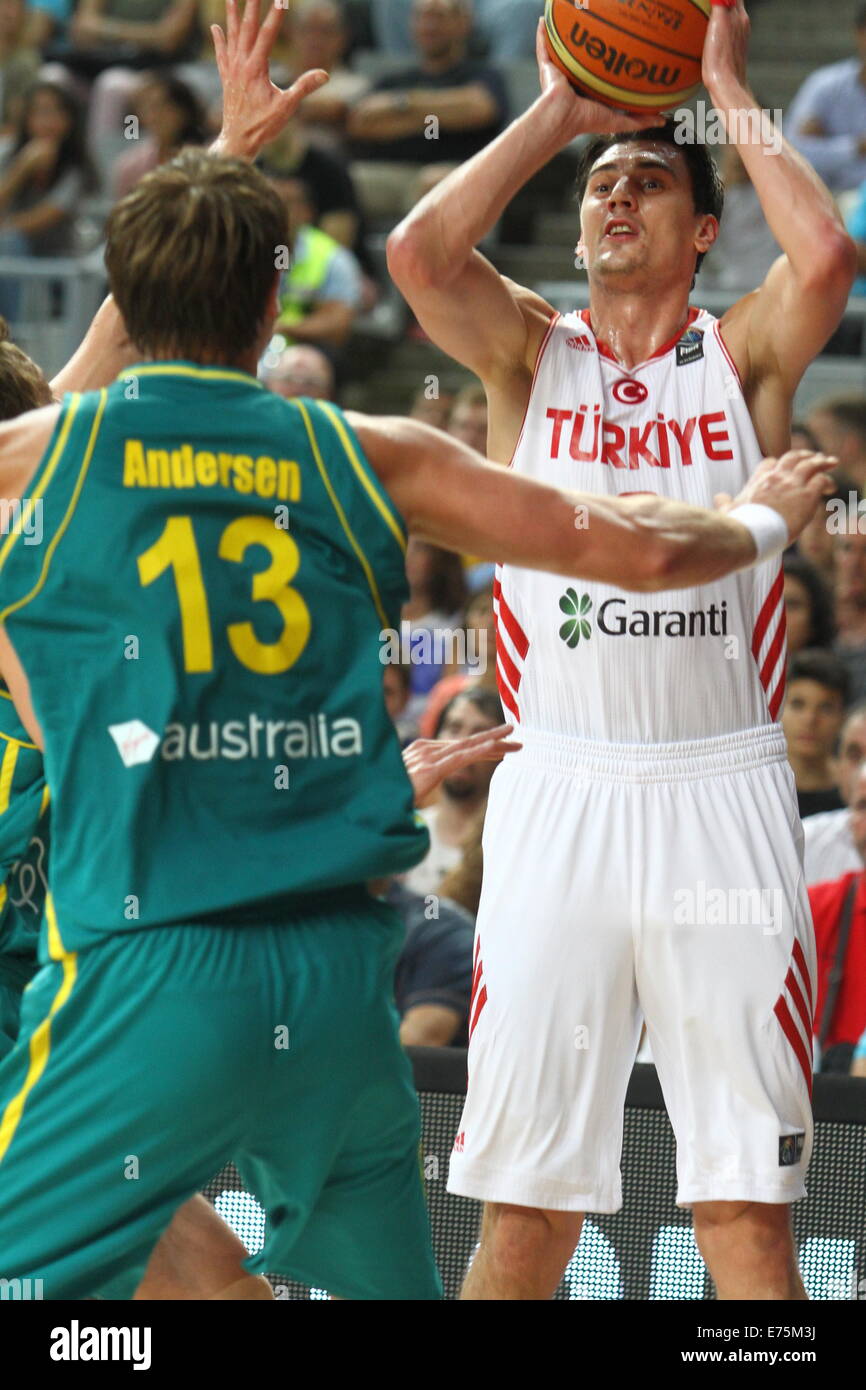 Barcelone, Espagne. 07Th Nov, 2014. 2014 Coupe du Monde de Basket-ball de la FIBA, ronde de 16. E. Preldzic en action au cours de match entre la Turquie et l'Australie au Palau St Jordi : Action Crédit Plus Sport/Alamy Live News Banque D'Images