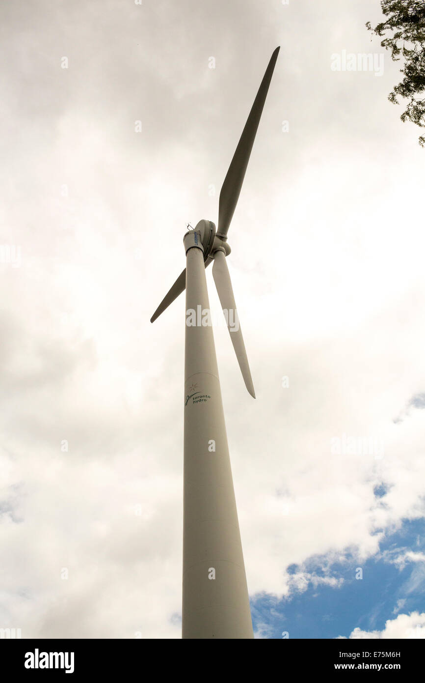 La première éolienne urbaine dans dans le monde, à Toronto (Ontario) Canada Banque D'Images