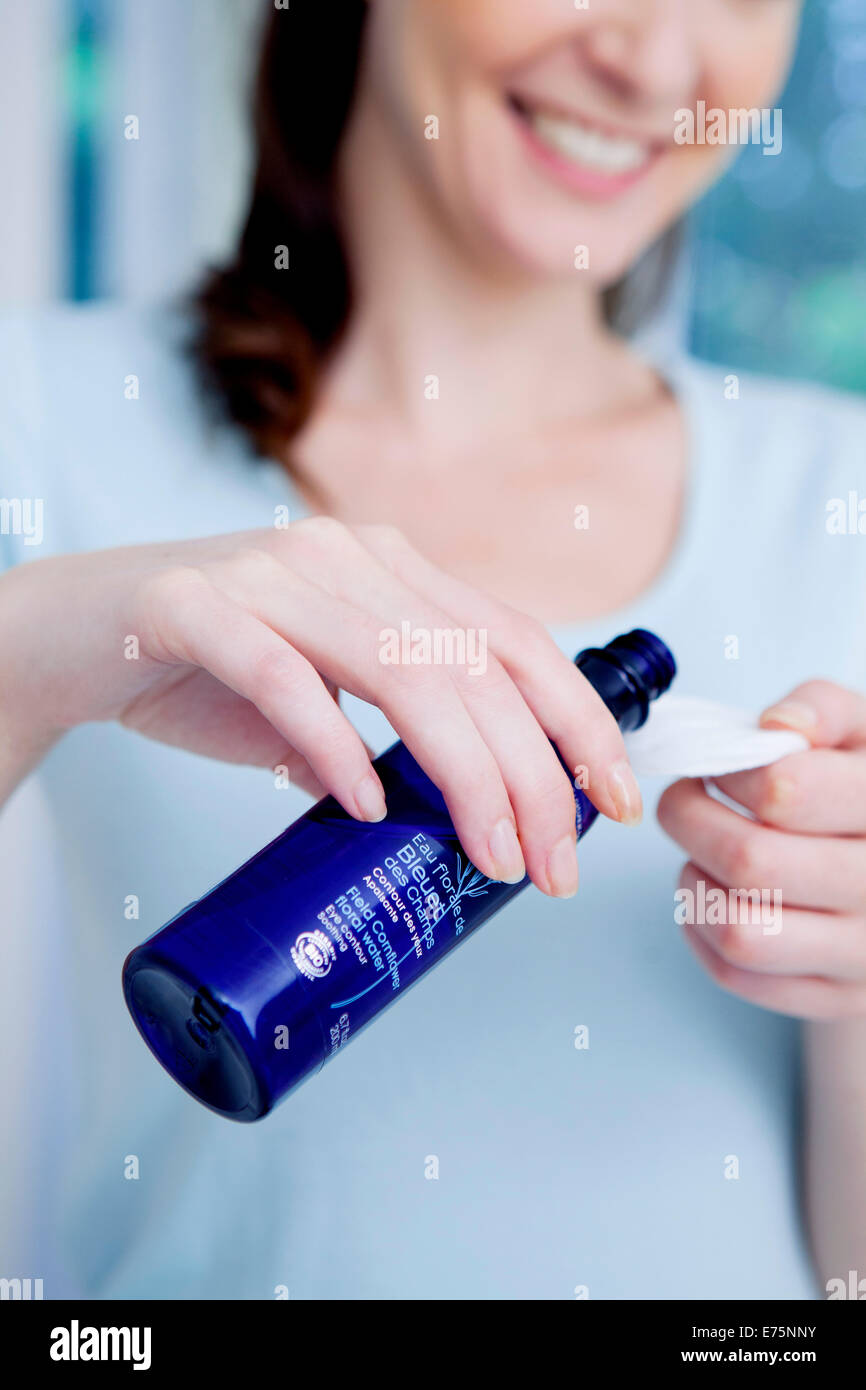 Soins visage, femme Banque D'Images