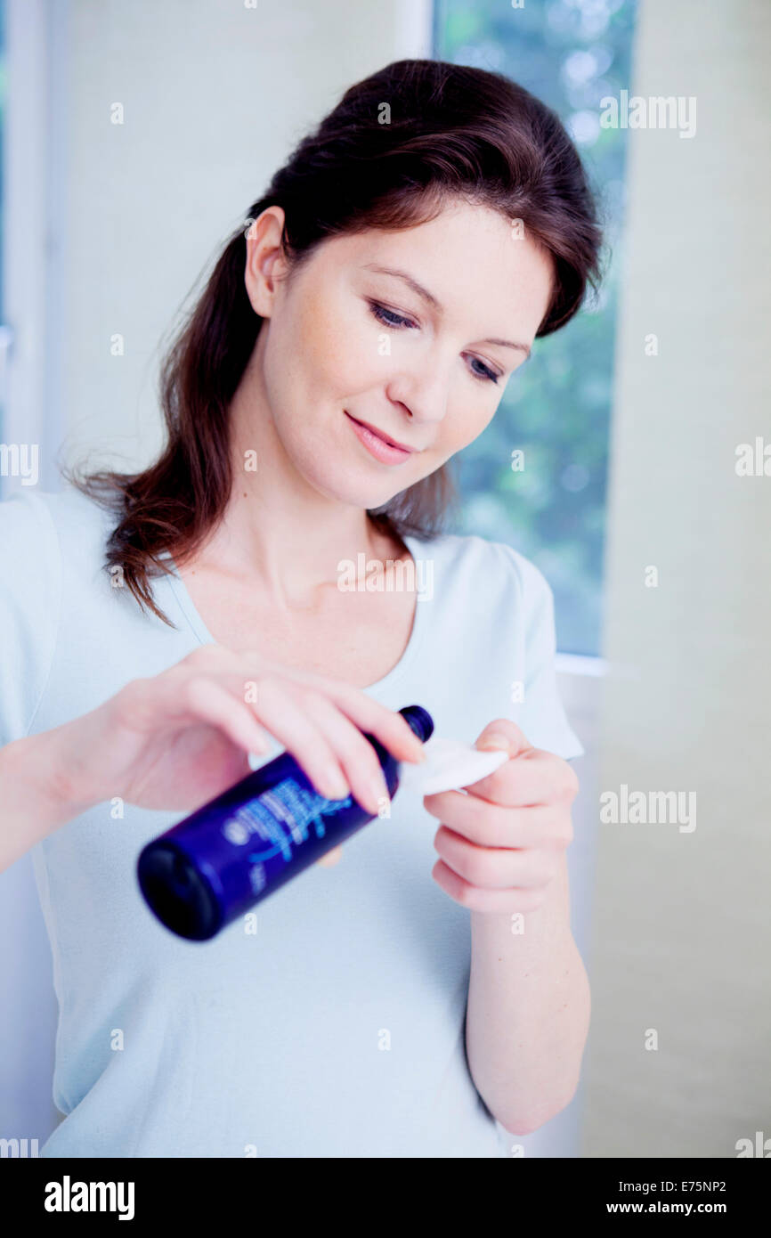 Soins visage, femme Banque D'Images