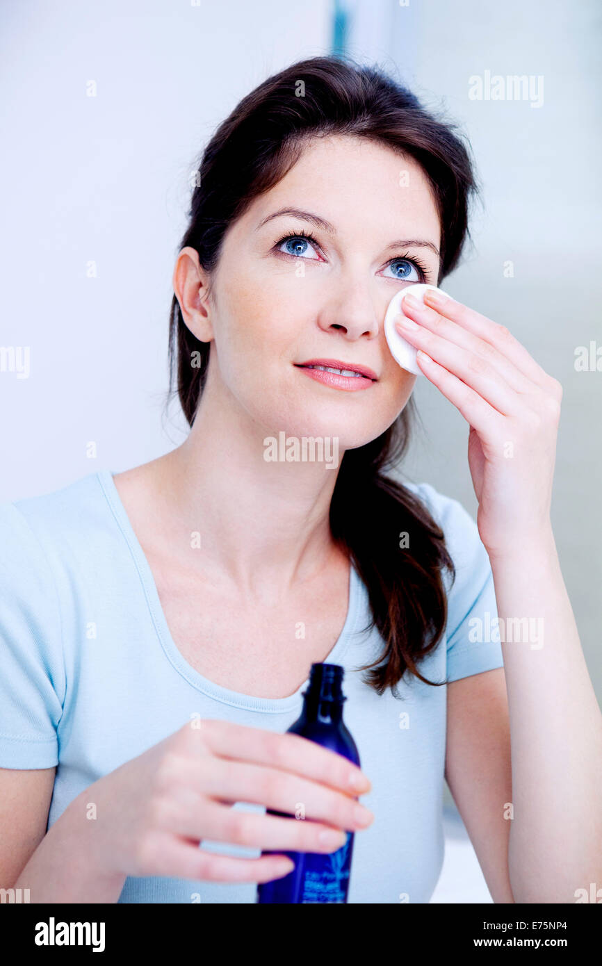 Soins visage, femme Banque D'Images