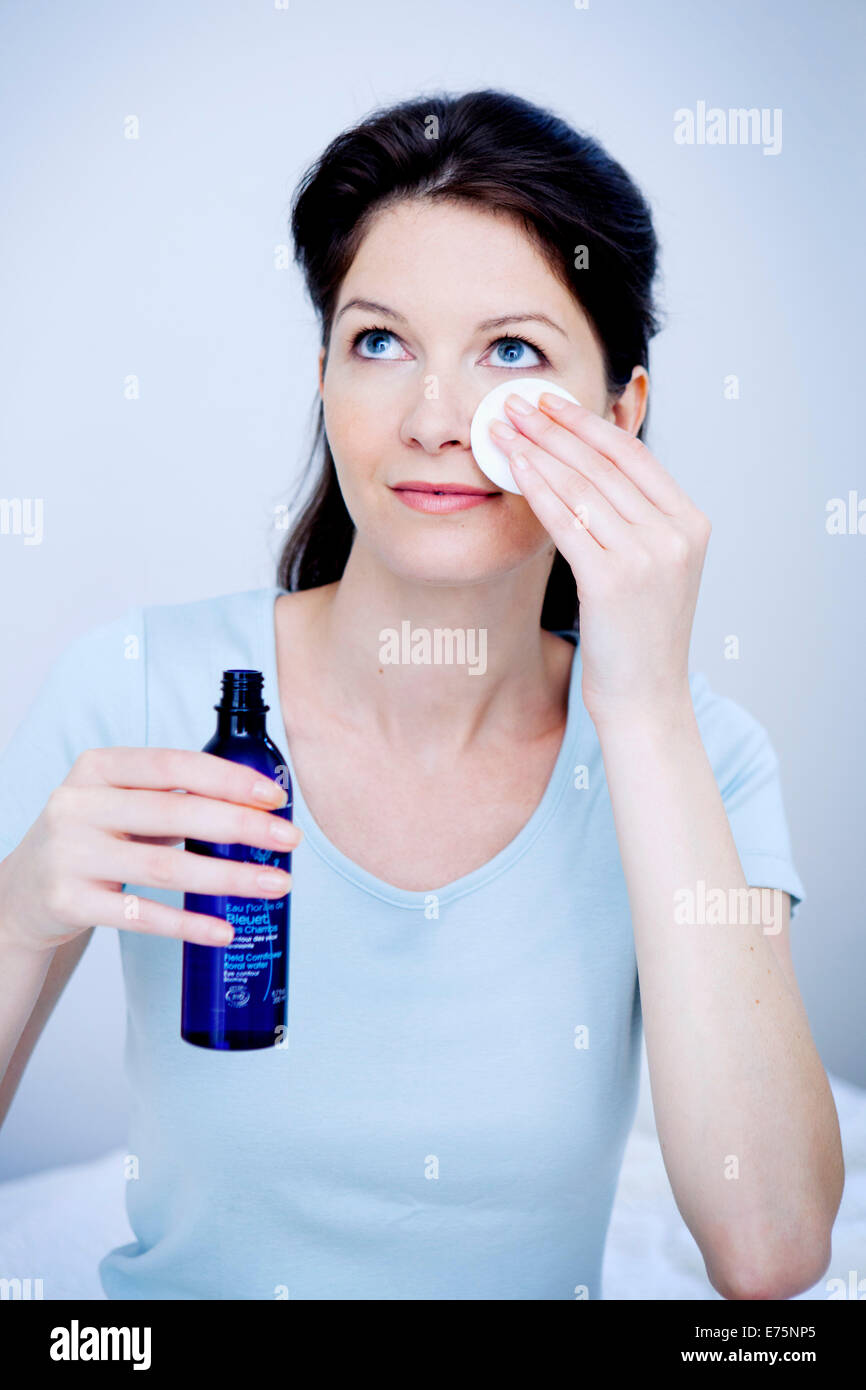 Soins visage, femme Banque D'Images