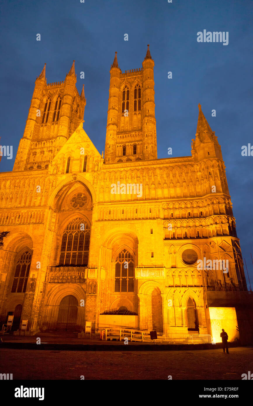 La Cathédrale de Lincoln éclairé la nuit ; Lincoln UK Banque D'Images