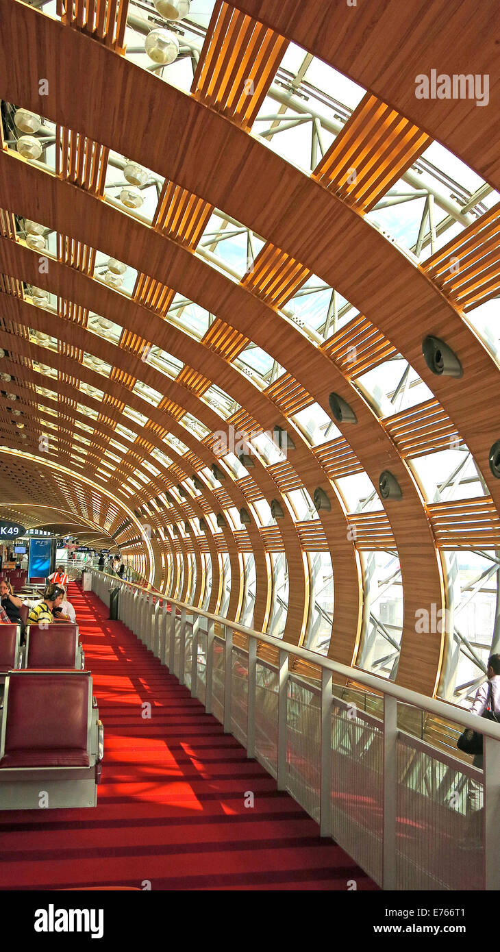 Intérieur de l'aérogare 2 de Roissy Charles de Gaulle France Banque D'Images