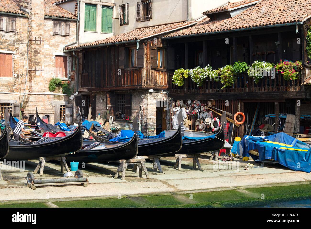 Squero di San Trovaso, Gondola boatyard, Venise, Vénétie, Italie, Europe Banque D'Images