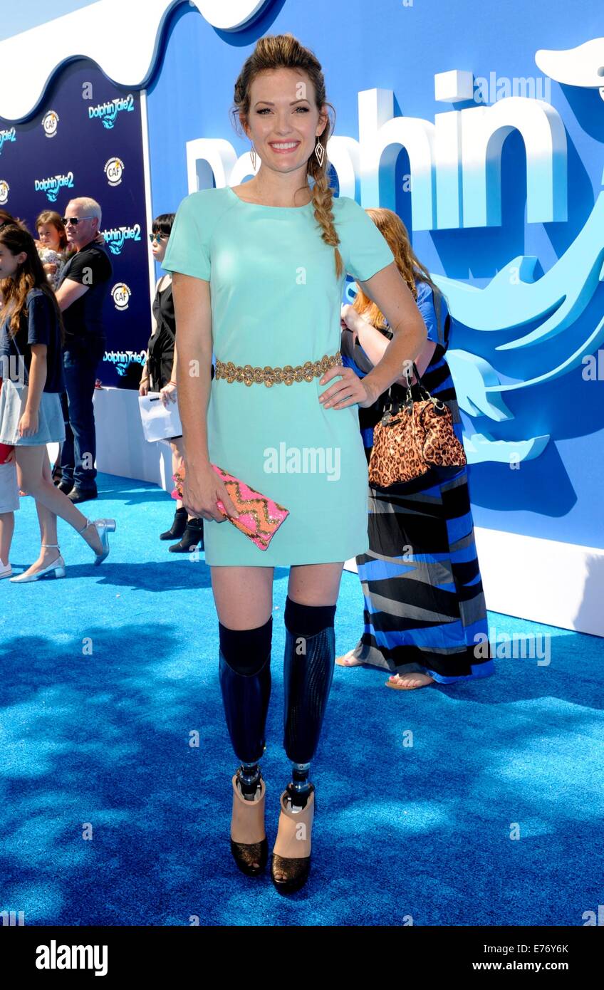 Los Angeles, CA, USA. Sep 7, 2014. Amy Purdy au arrivées de DOLPHIN TALE 2 Premiere, le Regency Village Theatre, Los Angeles, CA Septembre 7, 2014. Credit : Elizabeth Goodenough/Everett Collection/Alamy Live News Banque D'Images