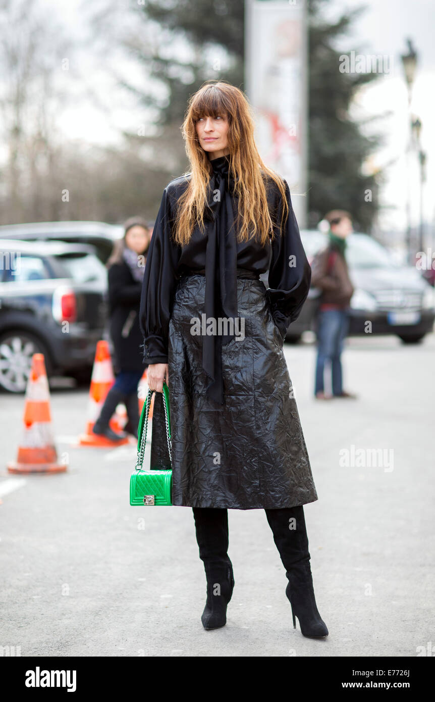 Womenswear Fashion Week De Paris Automne Hiver 2014 2015 Mode De Rue Jour 8 Avec Caroline De Maigret Ou Paris France Quand 04 Mars 2014 Photo Stock Alamy