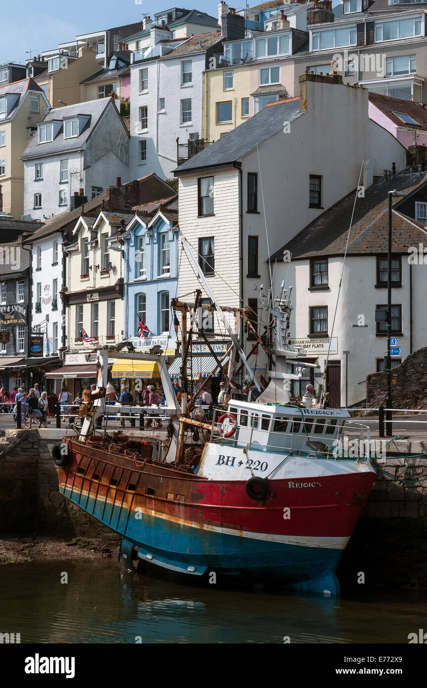 Faisceau amarrés à Brixham trawler,overgang, flotte de pêche en Brixham harbour,voile, Torbay, des navires, des drapeaux, de la mer, l'eau, port, l'anc Banque D'Images
