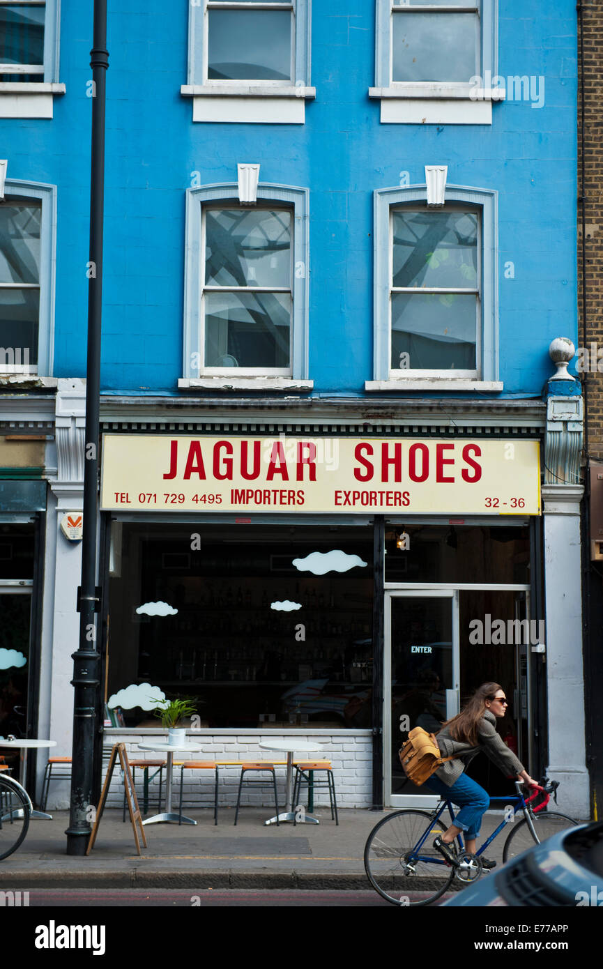 Londres shoreditch chaussures Banque de photographies et d'images à haute  résolution - Alamy