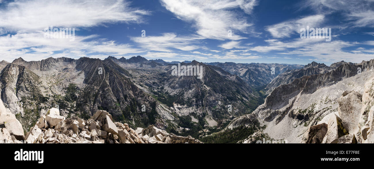 Sierra Nevada sommet panorama depuis le sommet de Langille surplombant LeConte Canyon et le Pacific Crest Trail Banque D'Images