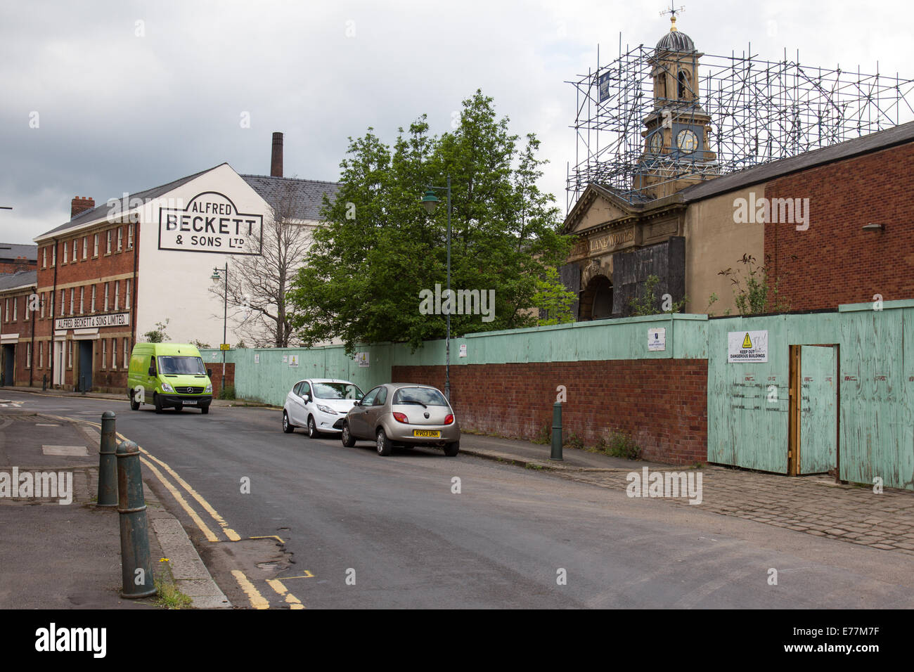 La construction et les travaux à Green travaille sur la petite propriété dans le développement durable Kelham Kelham Island Sheffield. Banque D'Images