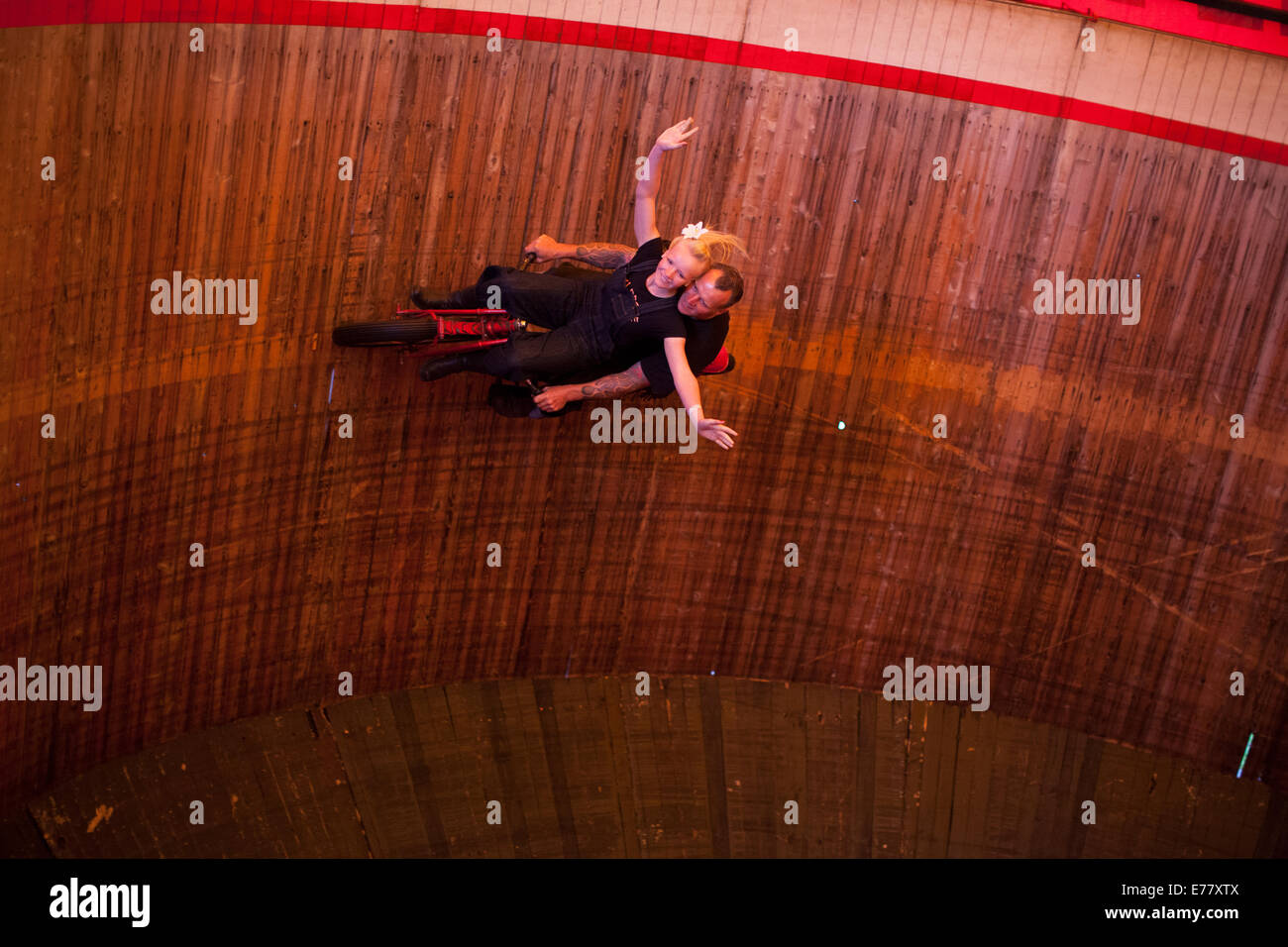 Wall of Death riders Banque D'Images