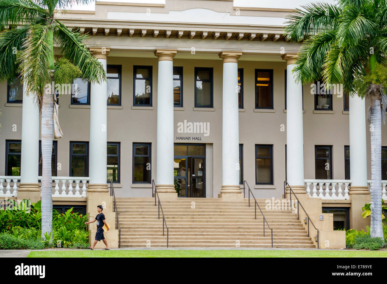 Hawaii,Hawaiian,Oahu,Honolulu,Université d'Hawaï à Manoa,campus,école,éducation,Hawaii Hall,bâtiment administratif,façade,entrée,USA,US,United,S Banque D'Images