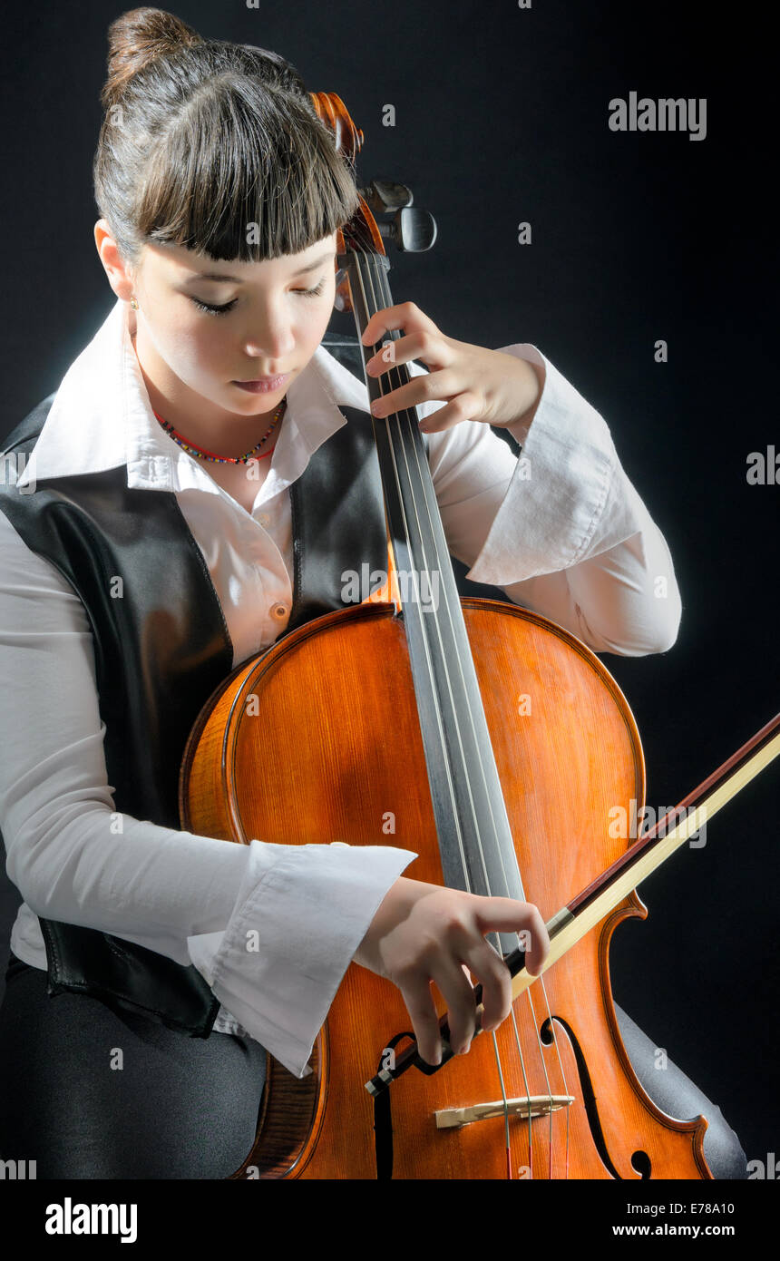 Fille avec violoncelle Banque D'Images
