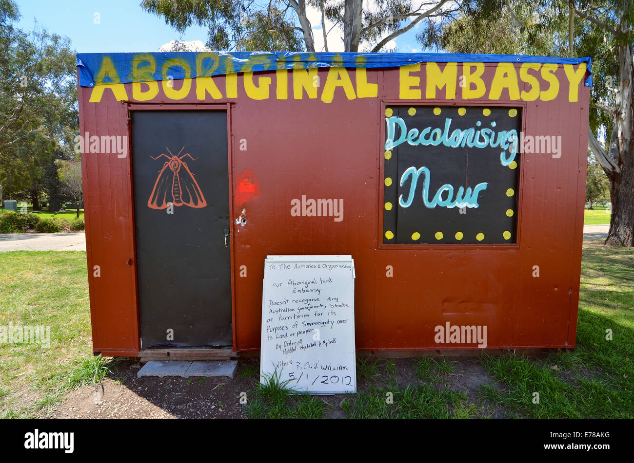 L'ambassade tente des autochtones, l'ancien Parlement, à Canberra, Australie Banque D'Images