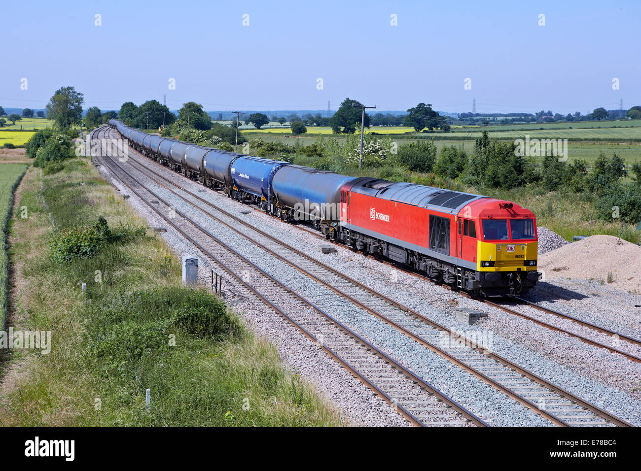 60092 arrive en boucle Elford pour son arrêt réservé avec 6M00 11:40 - Humber Kingsbury huile chargé le 11/07/13. Banque D'Images