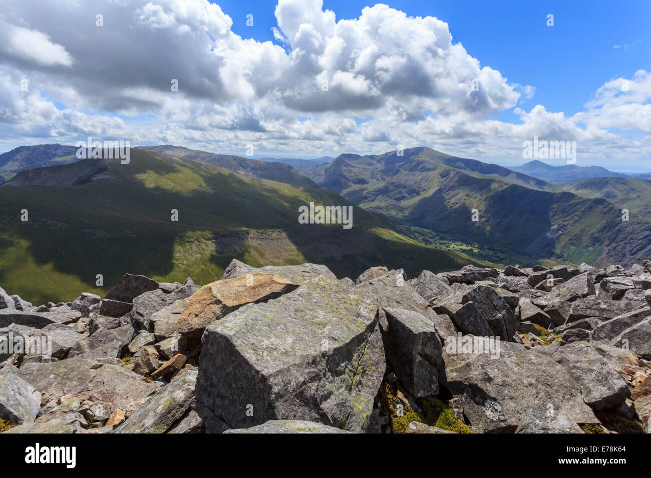 À l'échelle du Glyderau vers Snowdon de Mynydd Elidir Fawr Banque D'Images