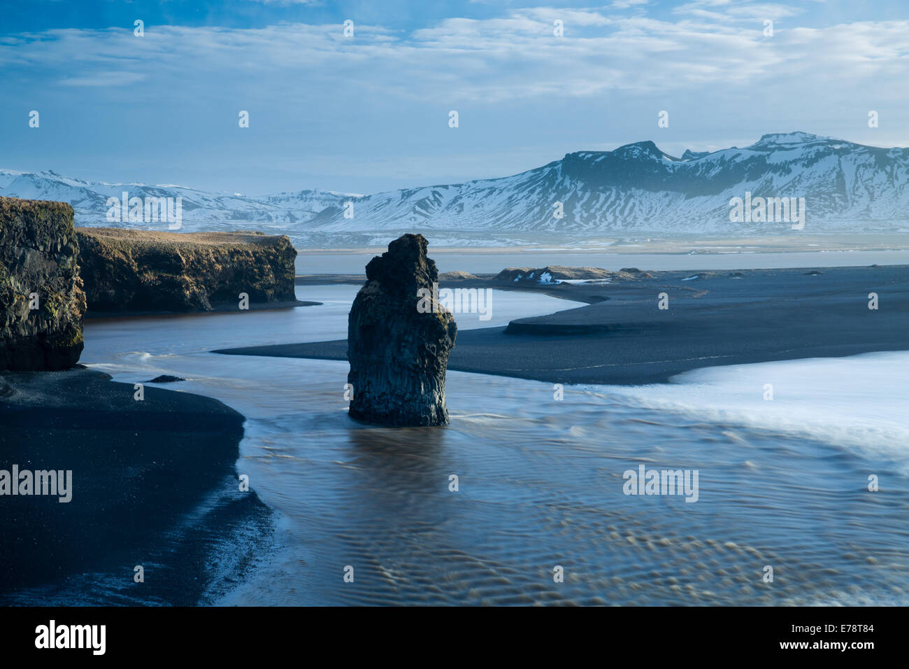 Dyrhólaey, le sud de l'Islande. Banque D'Images Dyrhólaey, le sud de l'Islande. Banque D'Images