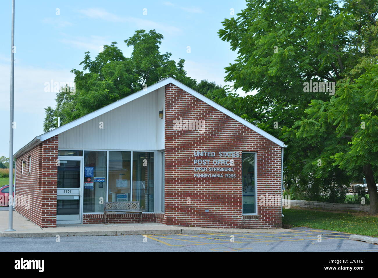 Cette image représente un bâtiment à Upper Strasburg, situé dans le comté de Franklin, en Pennsylvanie, dans la région postale du code postal 17265. La région fait partie de la communauté plus large du comté de Franklin. Banque D'Images