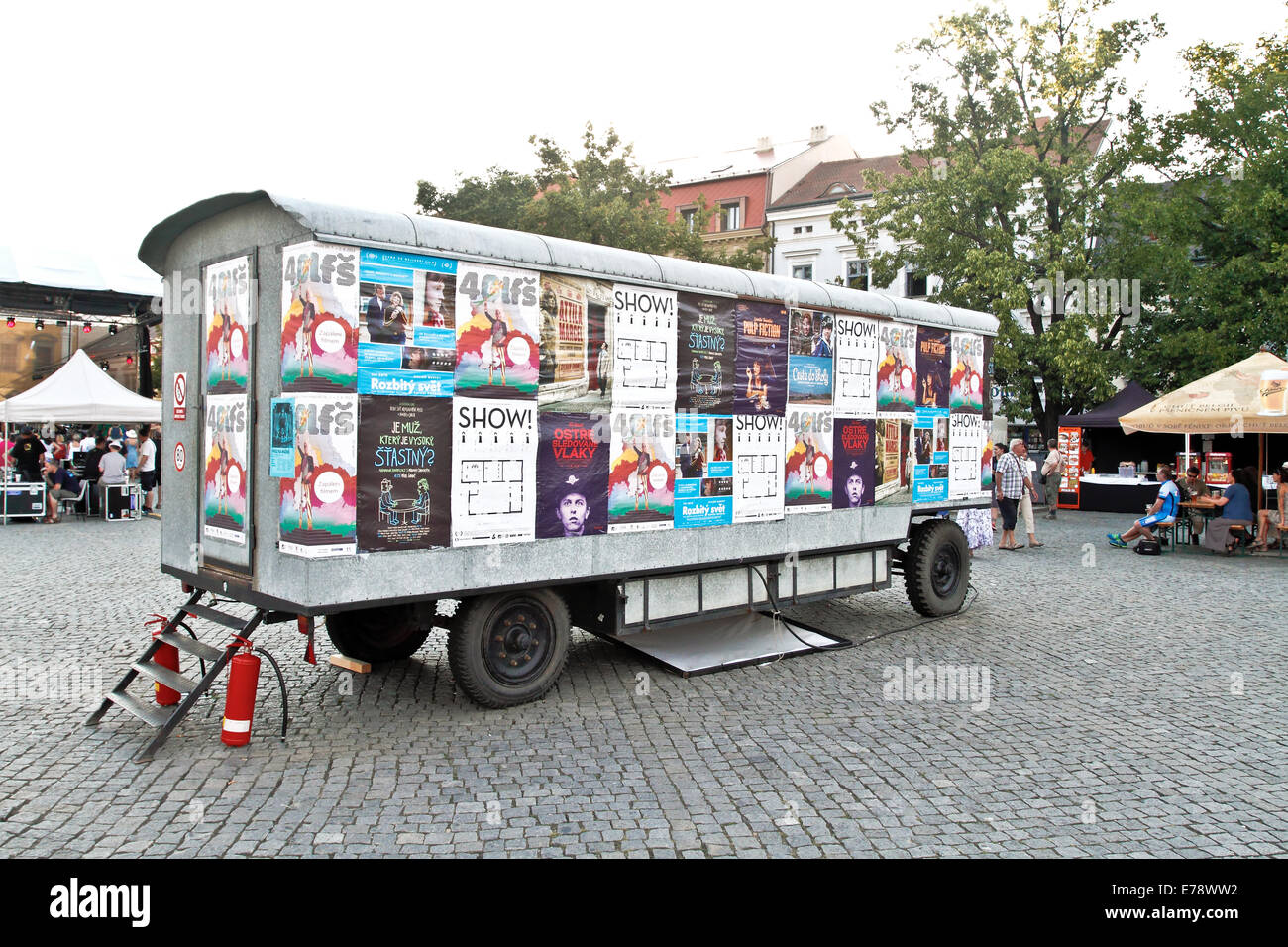 Caravane publicitaire ancienne sur film festival local /Uherske Hradiste/ République Tchèque Banque D'Images