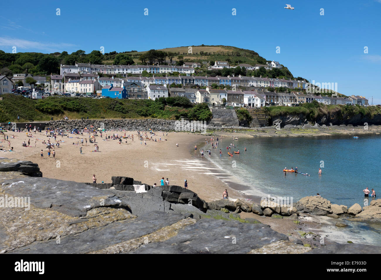New Quay Galles l'heure d'été occupé Ciel Bleu chaud Vacances Banque D'Images