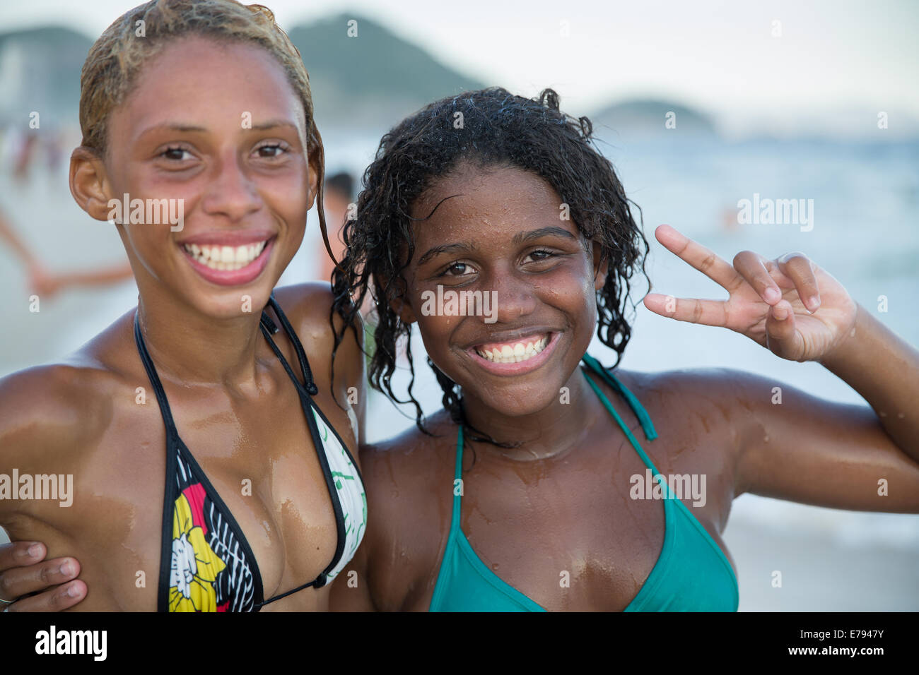 Copacabana beach girls Banque de photographies et d'images à haute  résolution - Alamy
