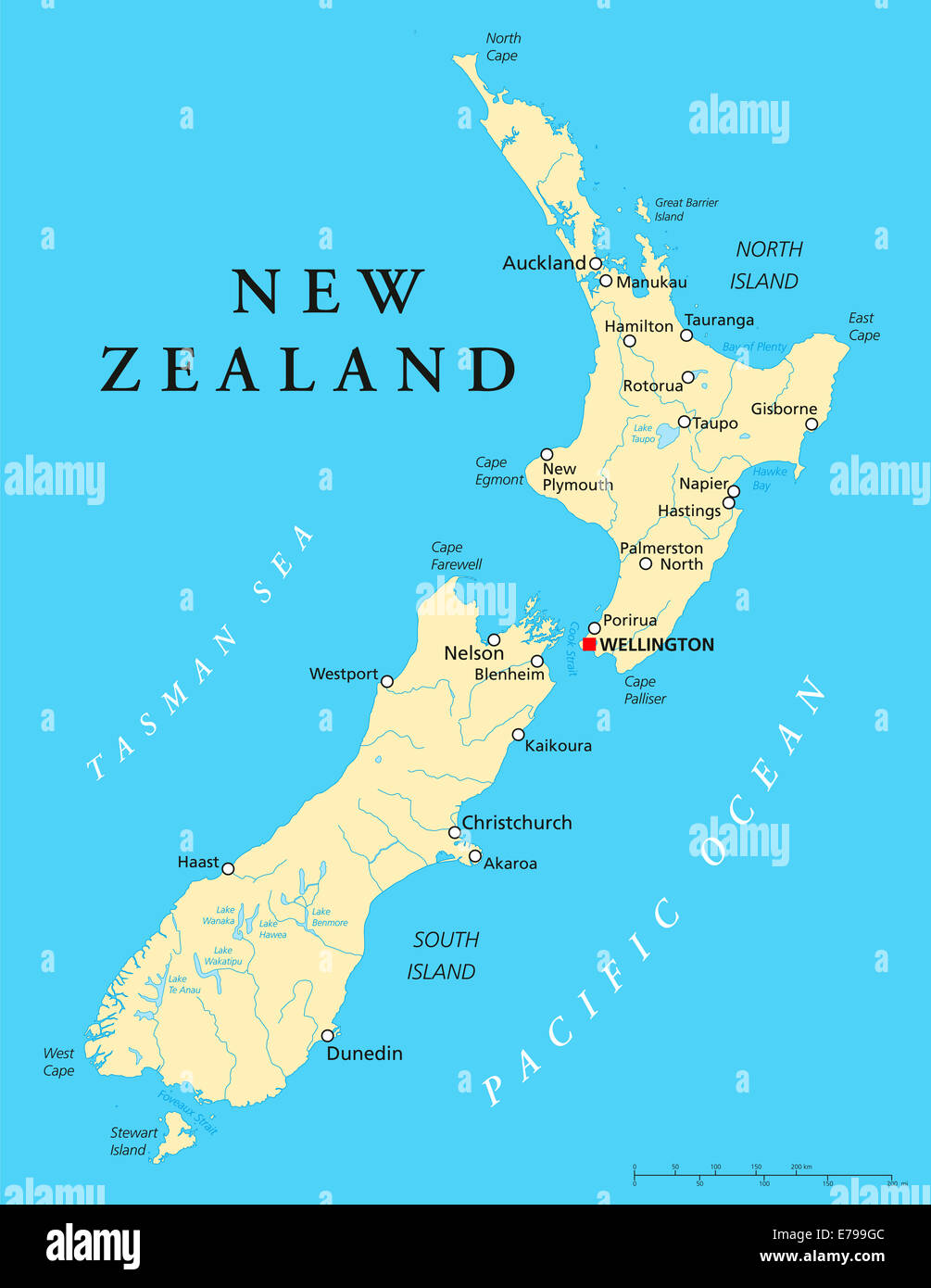 Carte Politique de la Nouvelle-Zélande avec capital Wellington, les frontières nationales, la plupart des grandes villes, rivières et lacs. L'étiquetage en anglais. Banque D'Images