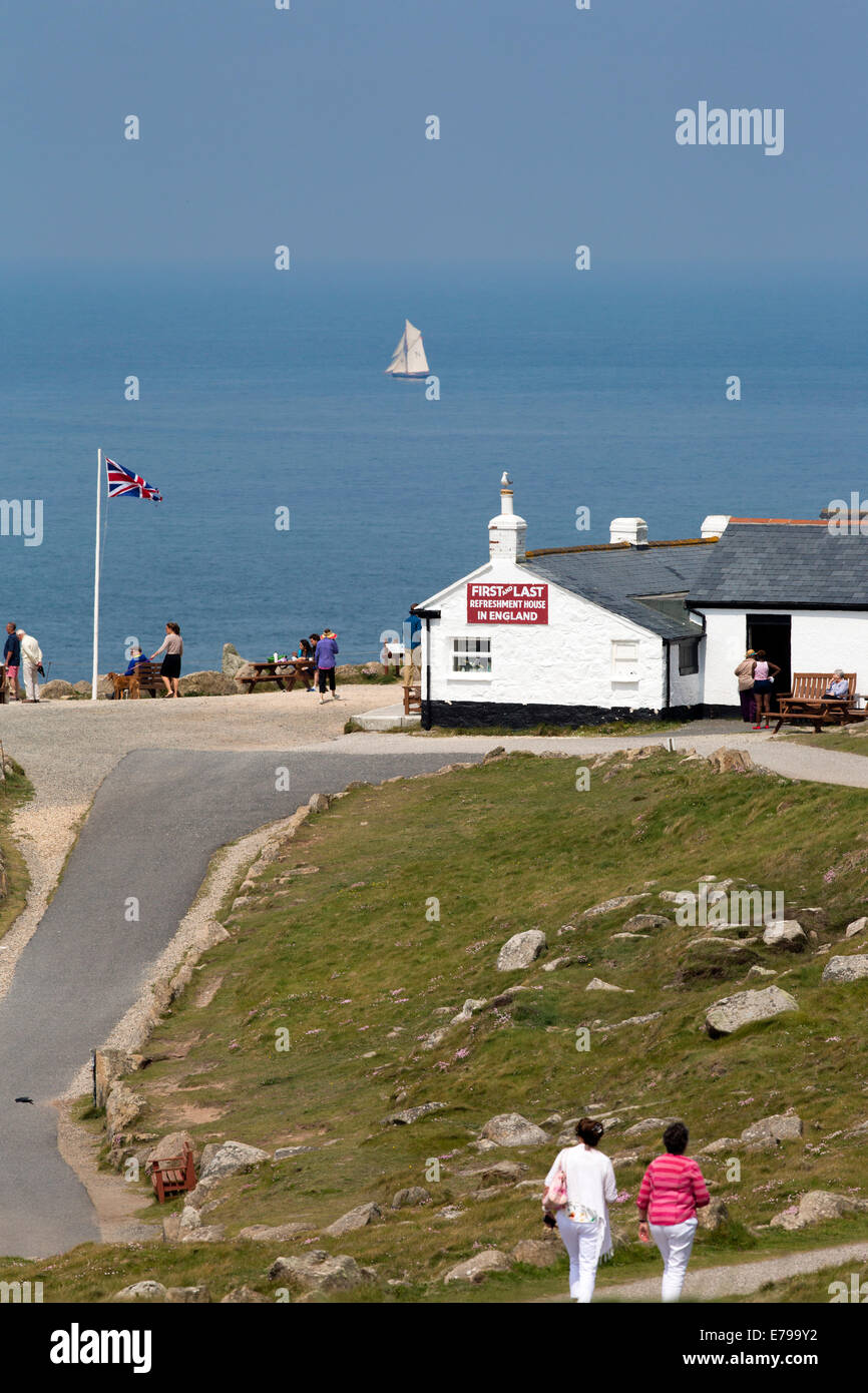 Land's End ; première et dernière maison, Cornwall, UK Banque D'Images