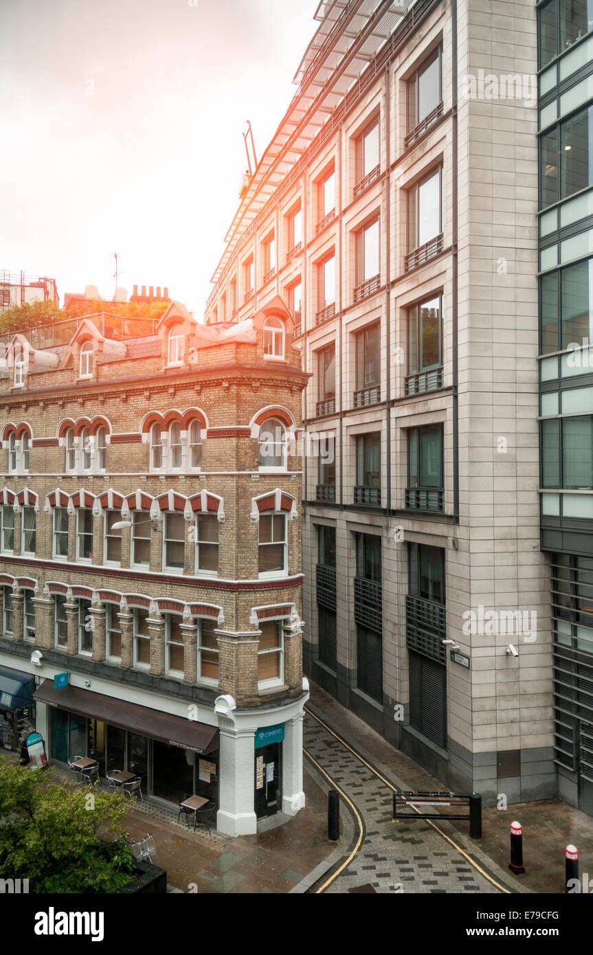 Vieux et nouveaux immeubles de bureaux dans la région de Holborn Londres Angleterre Banque D'Images
