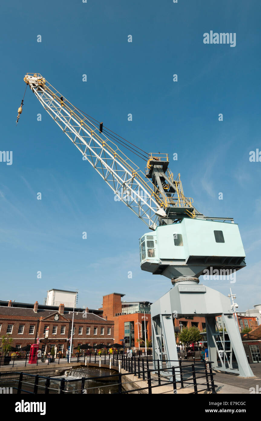 Stothert & Pitt crane GUNWHARF QUAYS Portsmouth Hampshire Angleterre Banque D'Images