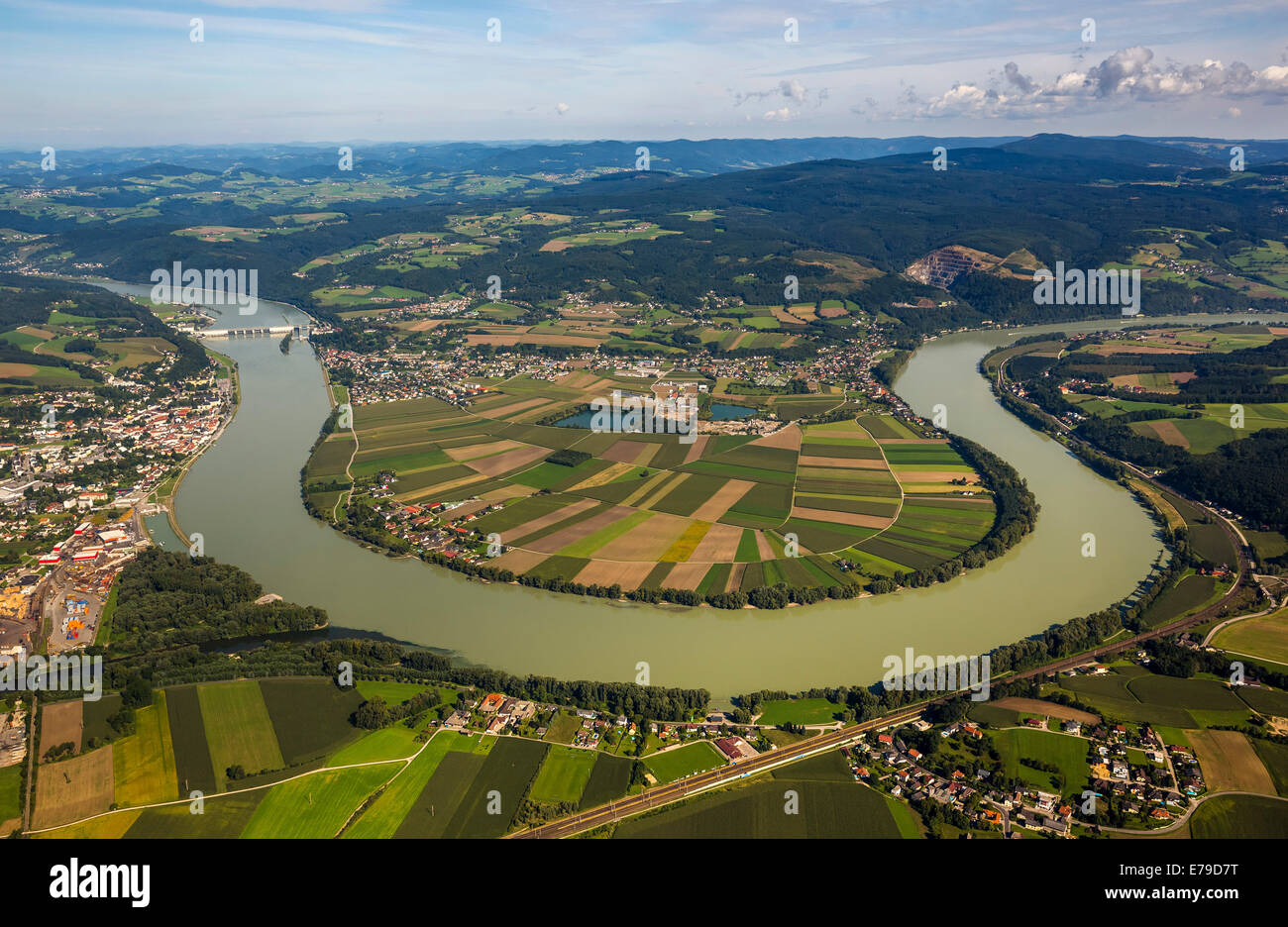Vue aérienne, courbe du Danube, Ybbs an der Donau, Autriche, Autriche Banque D'Images