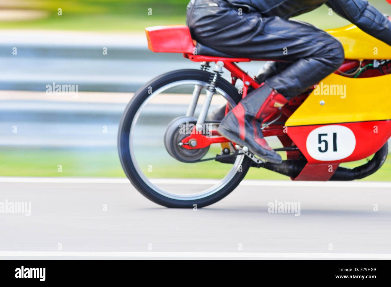 Course de vélo de moto sur un circuit Banque D'Images