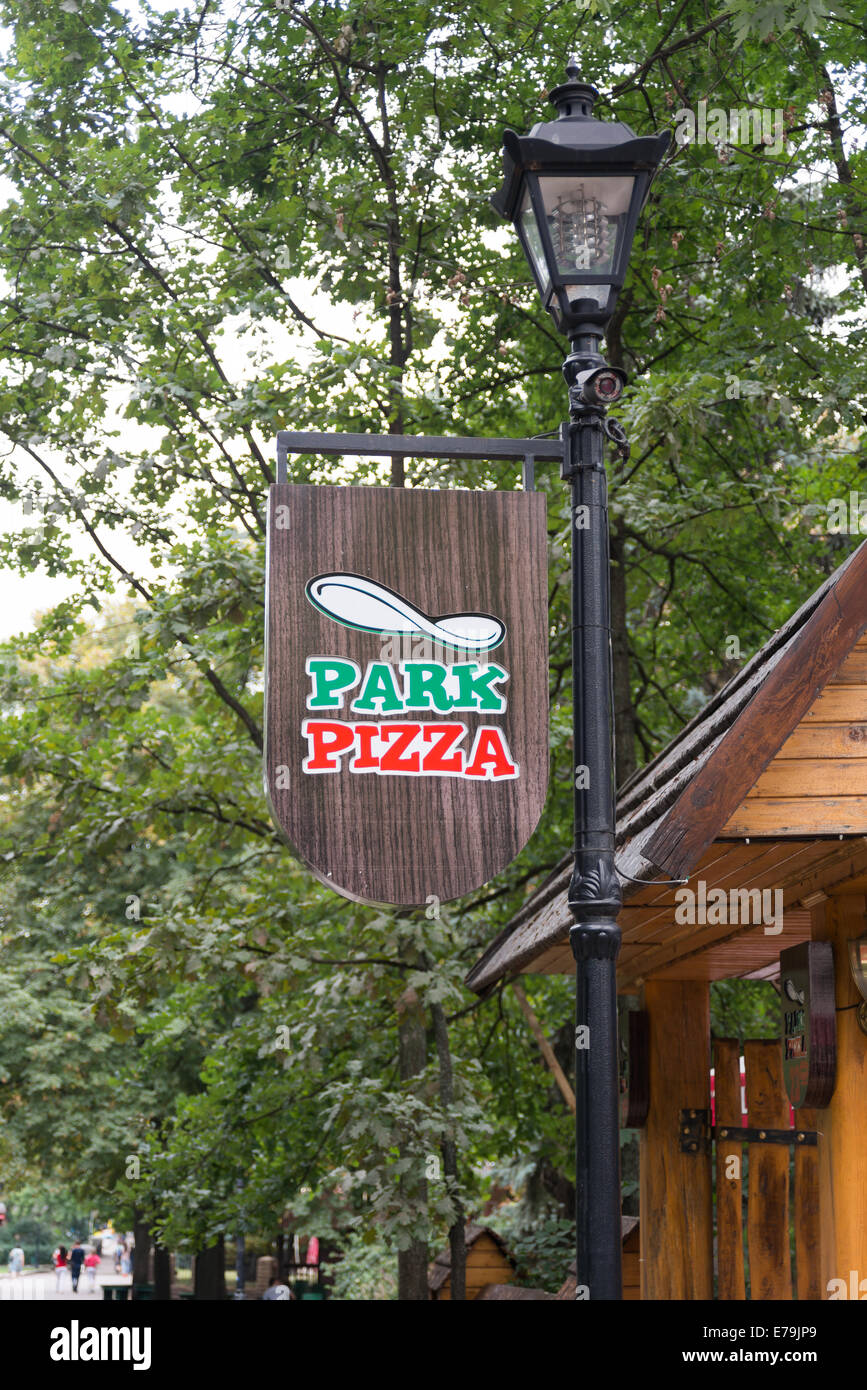 Pizza, signe dans un park de Kharkov Ukraine Banque D'Images