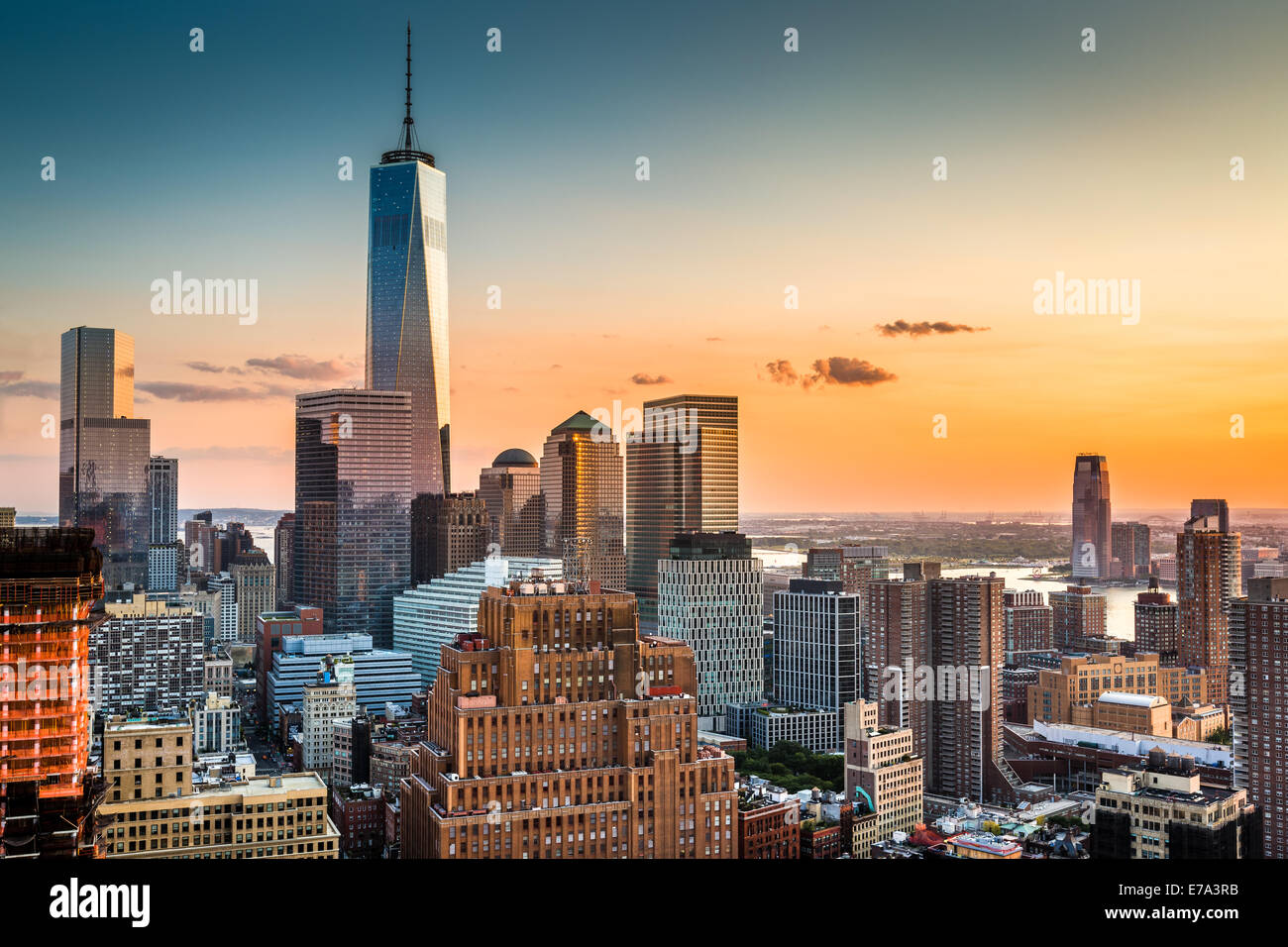 Lower Manhattan skyline at sunset Banque D'Images